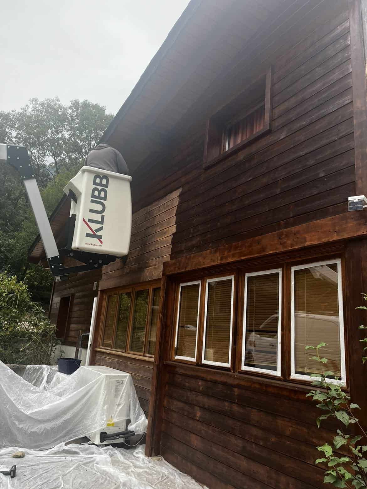 Chantier peinture maison en bois